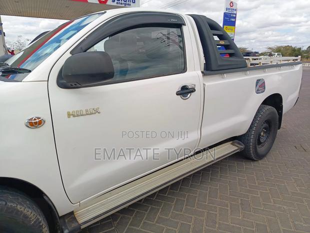 Toyota Hilux SR HI-RIDER 2015 White