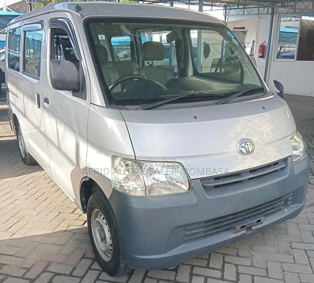 Toyota TownAce 2019 Silver