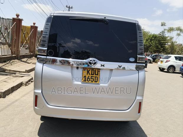 Toyota Voxy 2019 Silver