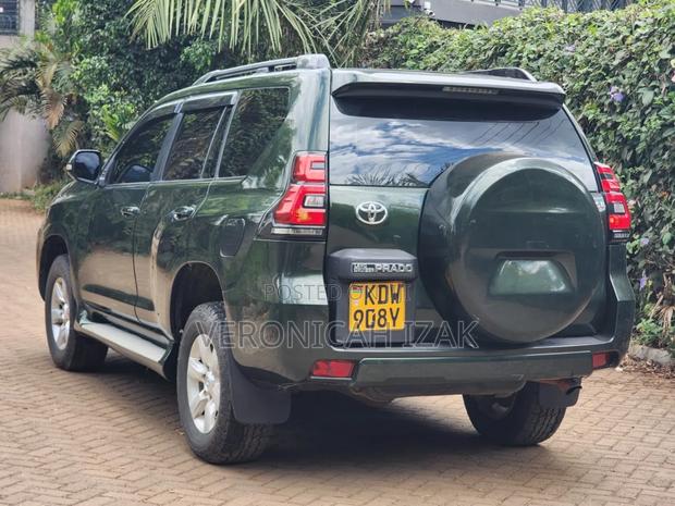 Toyota Land Cruiser Prado 2014 Green