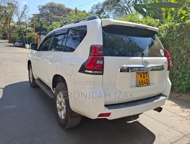 Toyota Land Cruiser Prado 2011 White