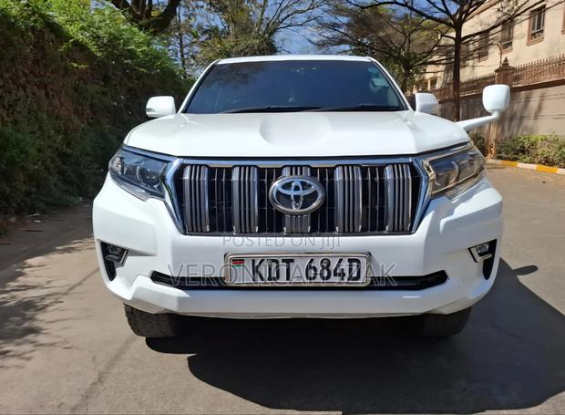 Toyota Land Cruiser Prado 2011 White