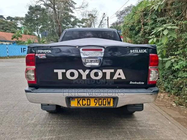 Toyota Hilux 2009 Black