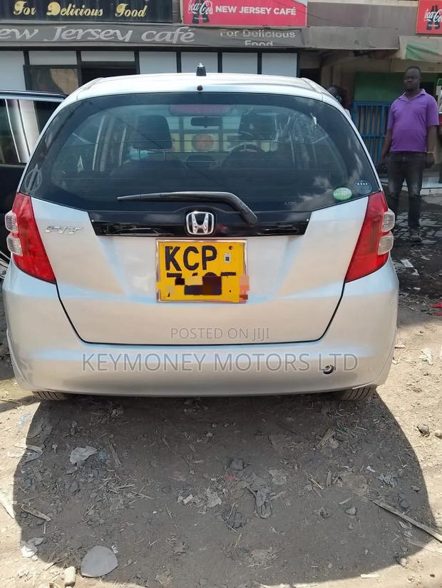 Honda Fit Automatic 2011 Silver