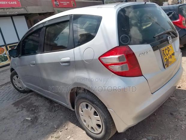 Honda Fit Automatic 2011 Silver
