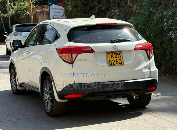Honda Vezel 2016 White