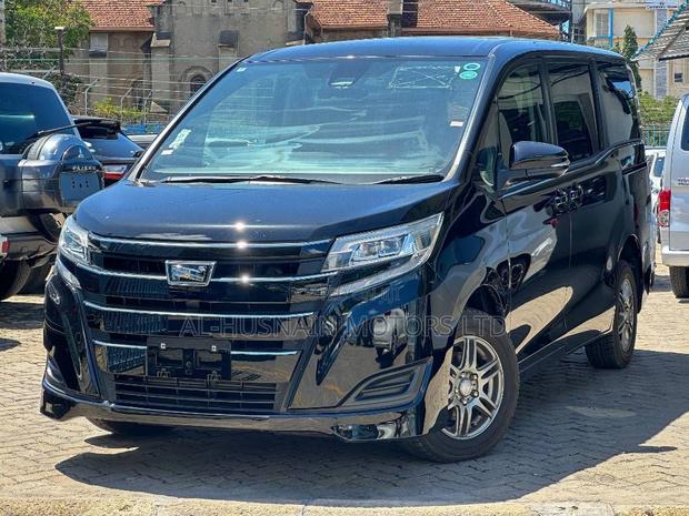 Toyota Noah 2.0 AWD (8 Seater) 2019 Black