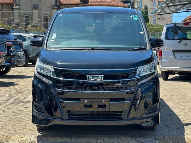 Toyota Noah 2.0 AWD (8 Seater) 2019 Black