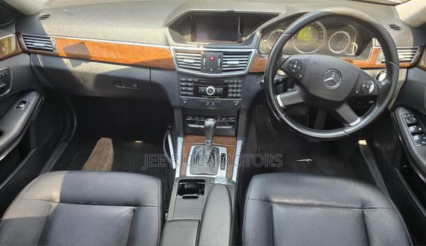 Mercedes-Benz E250 2010 Silver