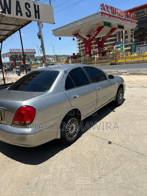 Nissan Bluebird 2003 Silver