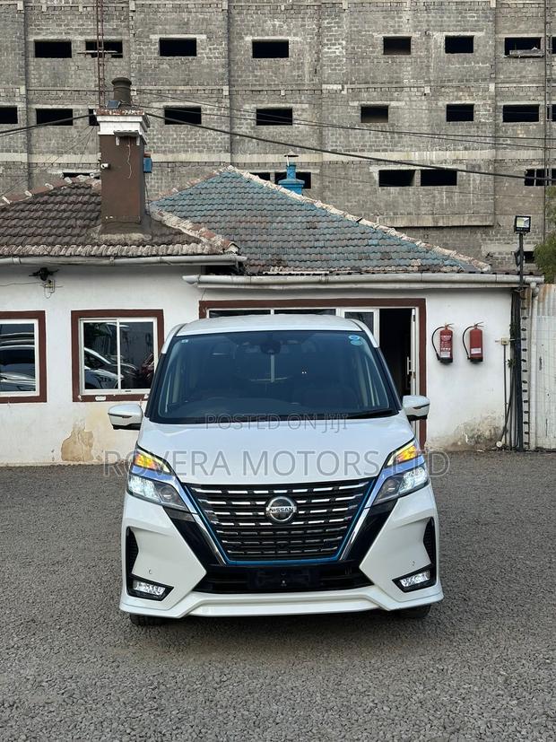 Nissan Serena 2019 White