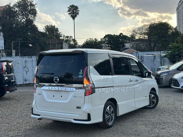 Nissan Serena 2019 White