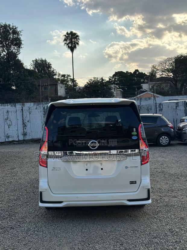 Nissan Serena 2019 White