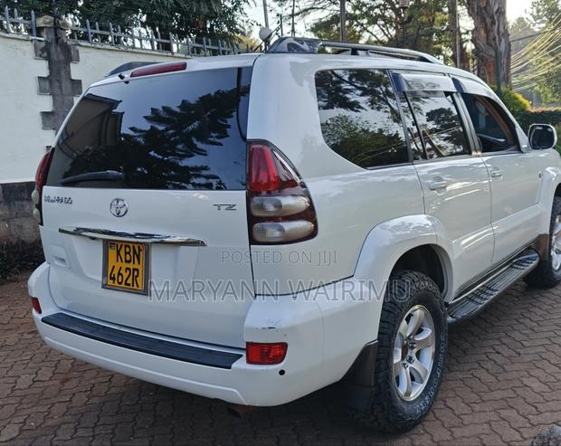 Toyota Land Cruiser Prado 2005 White