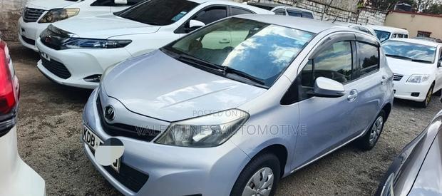 Toyota Vitz 2016 Silver