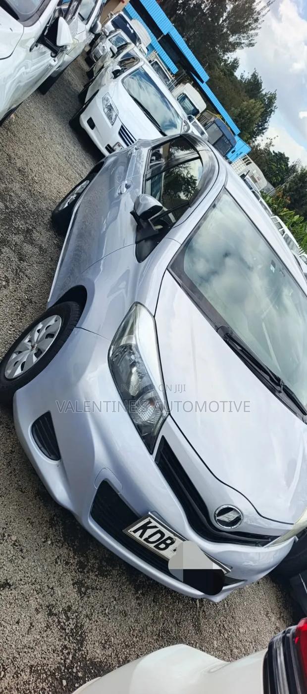 Toyota Vitz 2016 Silver