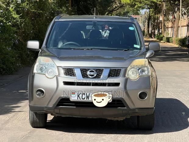Nissan X-Trail 2012 Gray