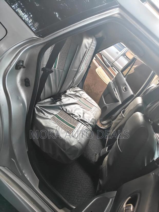 Nissan Wingroad 2005 Silver