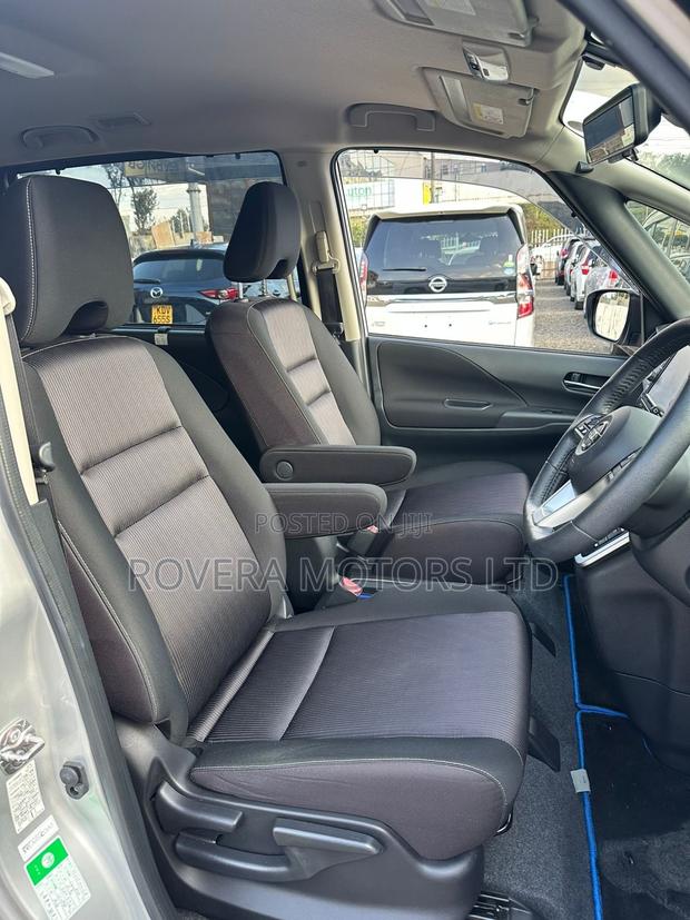 Nissan Serena 2019 Silver
