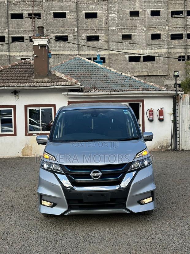 Nissan Serena 2019 Silver