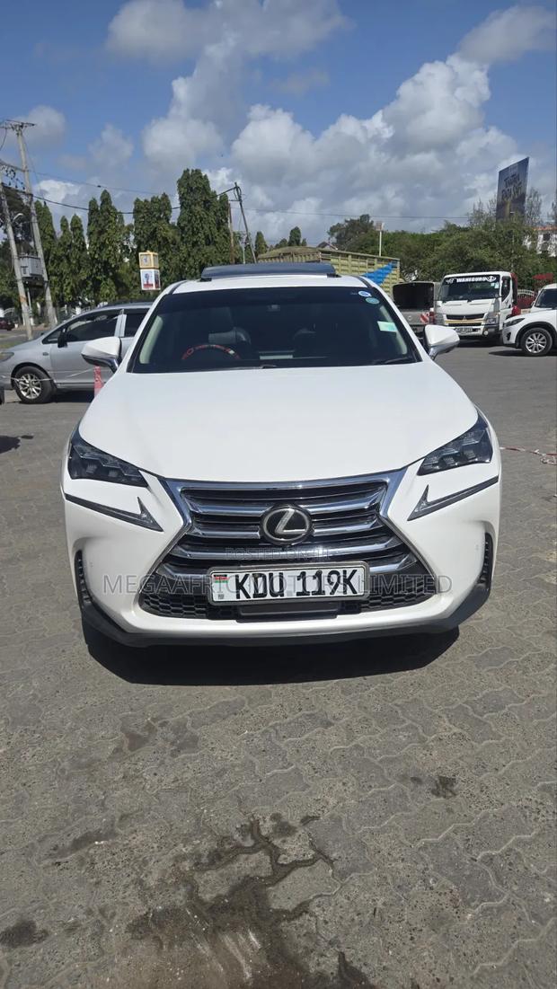 Lexus NX 200 FWD 2019 White