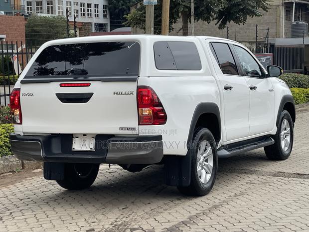 Toyota Hilux 2019 White