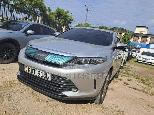 Toyota Harrier 2019 Silver