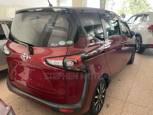 Toyota Sienta 1.5 FWD 2019 Maroon