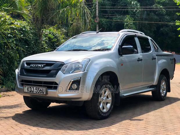 Isuzu D-MAX 2022 Gray