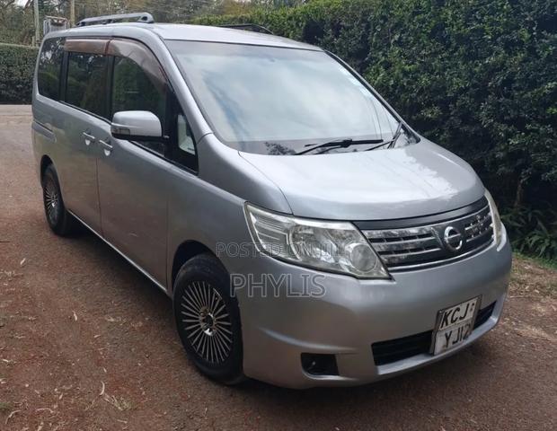 Nissan Serena 2009 Silver