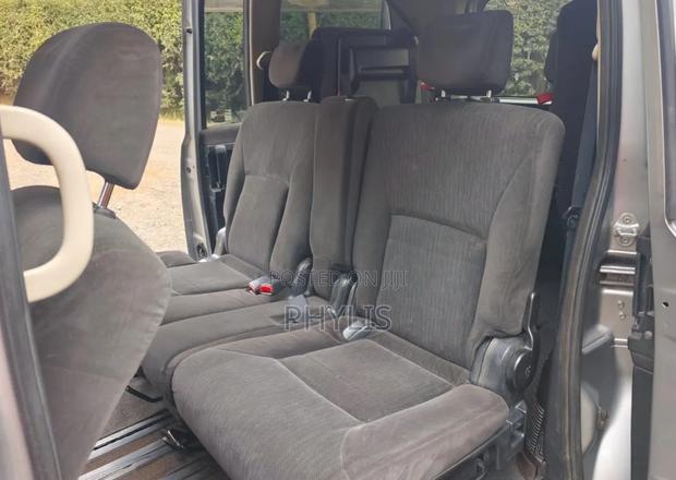 Nissan Serena 2009 Silver