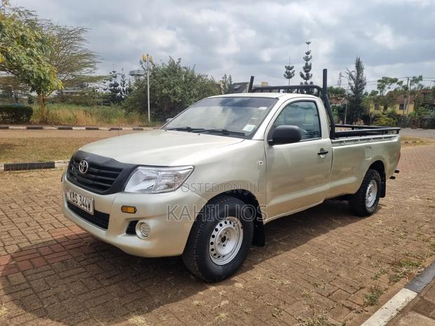 Toyota Hilux 2012 Silver