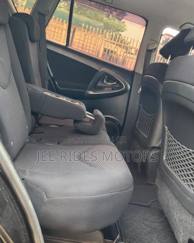 Toyota RAV4 2010 Matt Black
