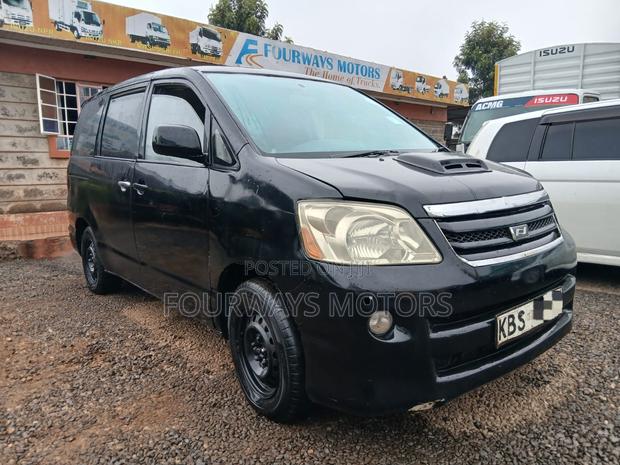 Toyota Noah 2005 Black
