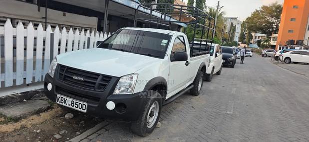 Isuzu D-MAX 2010 White