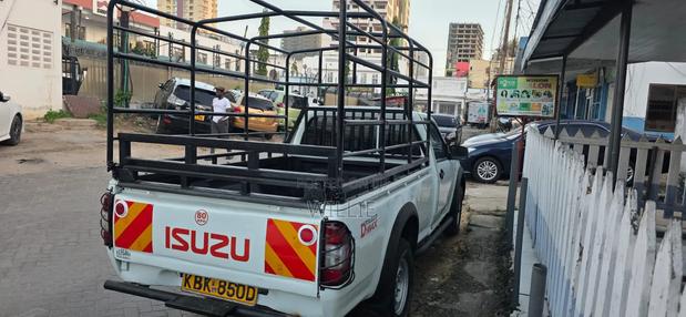 Isuzu D-MAX 2010 White
