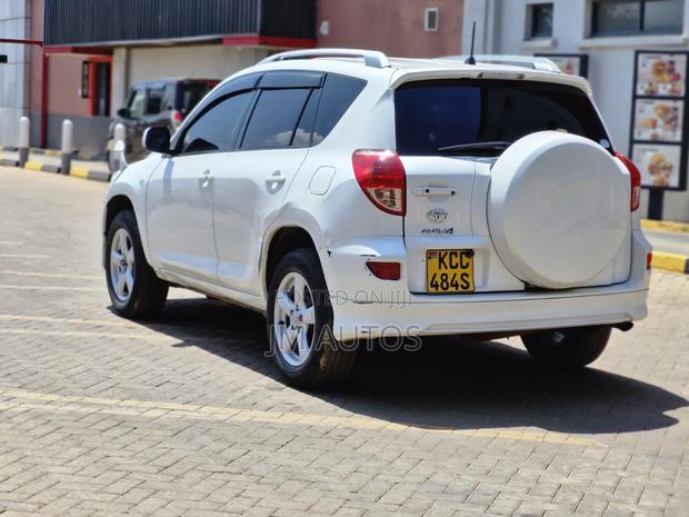 Toyota RAV4 2.4 2008 White