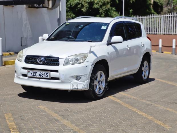 Toyota RAV4 2.4 2008 White