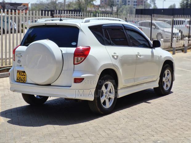 Toyota RAV4 2.4 2008 White
