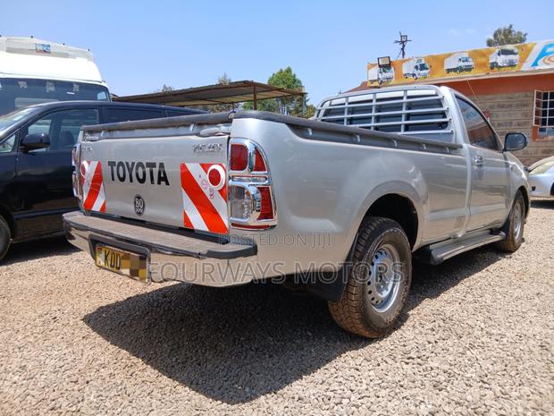 Toyota Hilux 2014 Silver