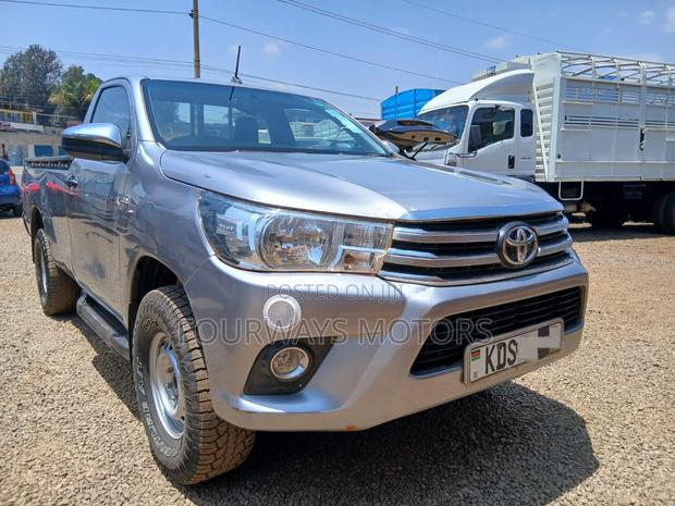 Toyota Hilux 2018 Gray