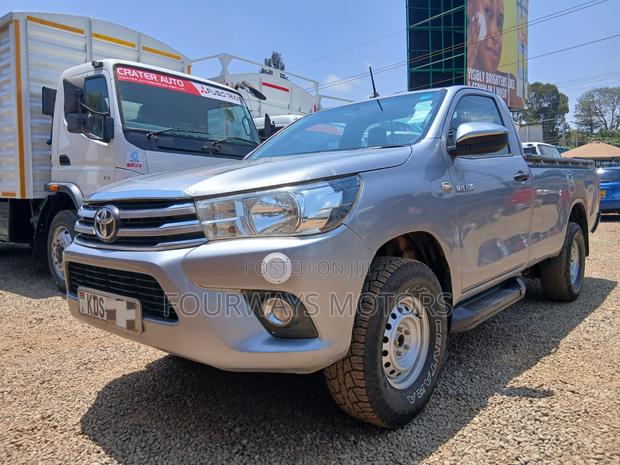 Toyota Hilux 2018 Gray