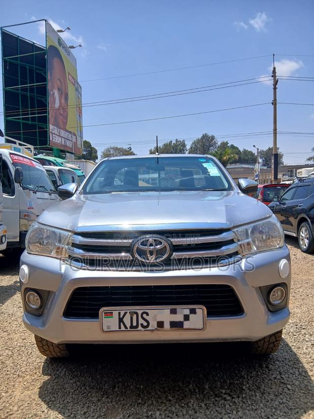 Toyota Hilux 2018 Gray