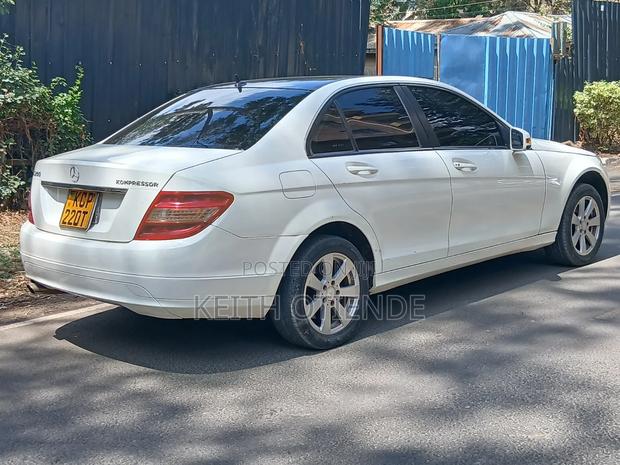 Mercedes-Benz C200 2011 White