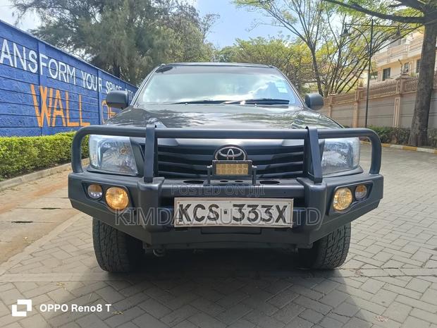 Toyota Hilux 2013 Black
