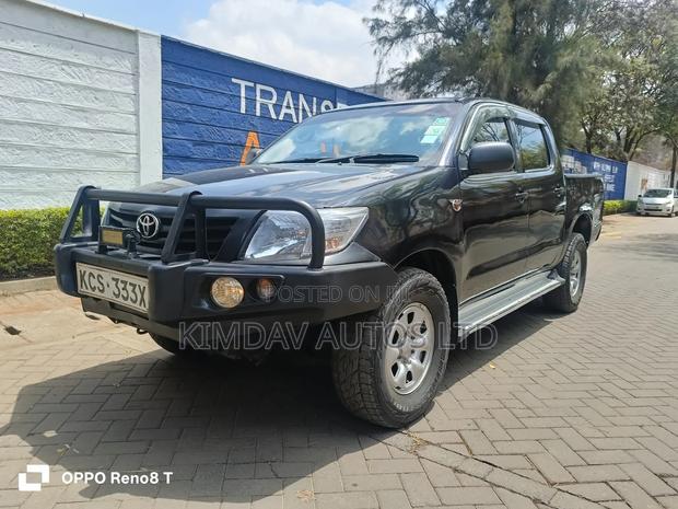 Toyota Hilux 2013 Black