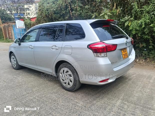 Toyota Corolla Fielder 2019 Silver