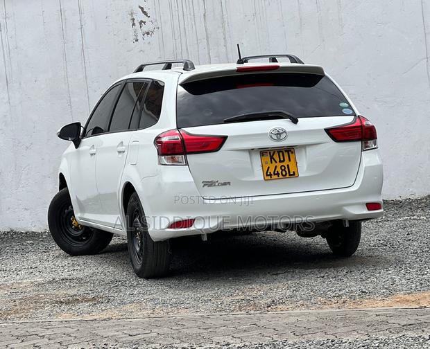 Toyota Corolla Fielder 2019 White