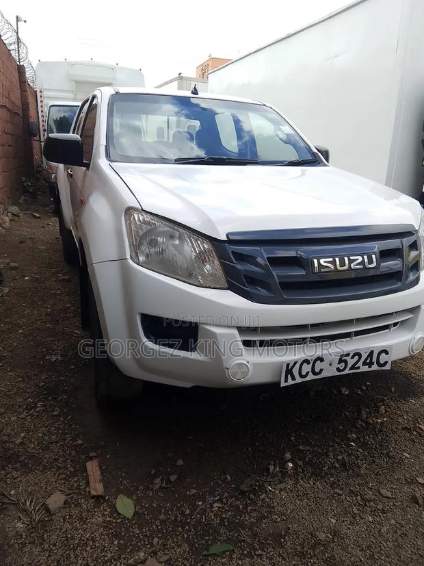 Isuzu D-MAX 2014 White