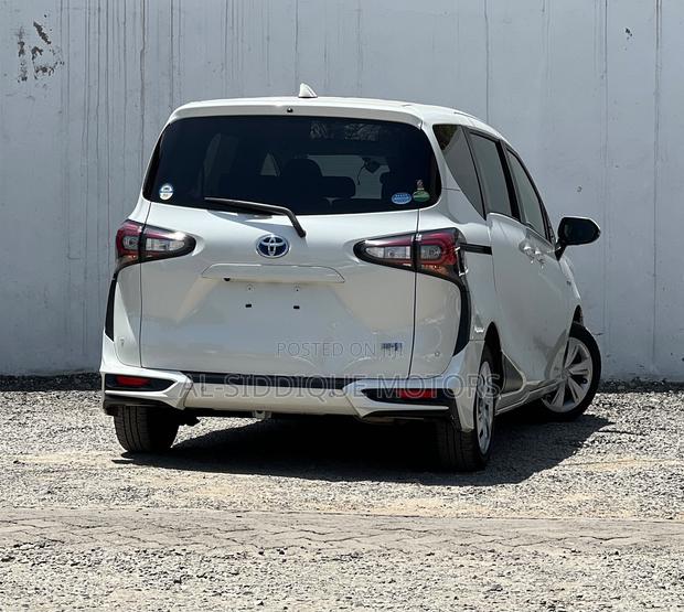 Toyota Sienta 1.5 Hybrid FWD (6-seater) 2020 White